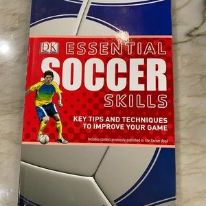 Book : Essential Soccer Skills